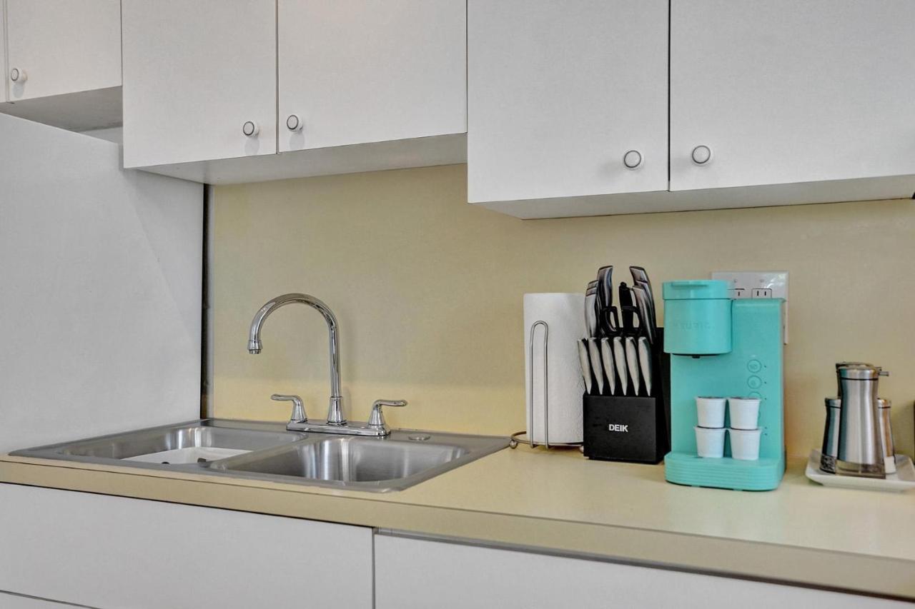 #1 - Marine - 1 Bedroom Hollywood